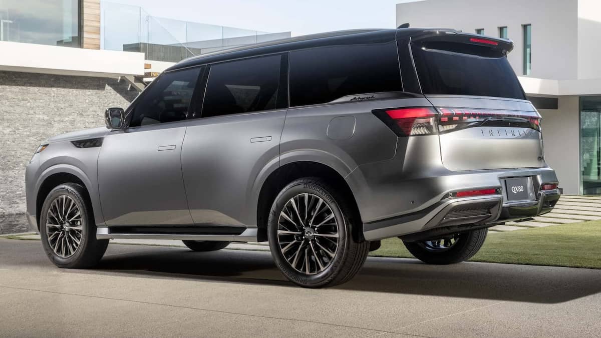 شكل سيارة انفينيتي QX80 2025