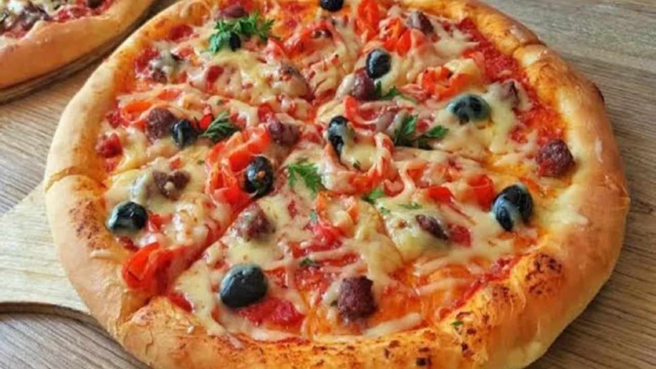 طريقة عمل البيتزا الإيطالي