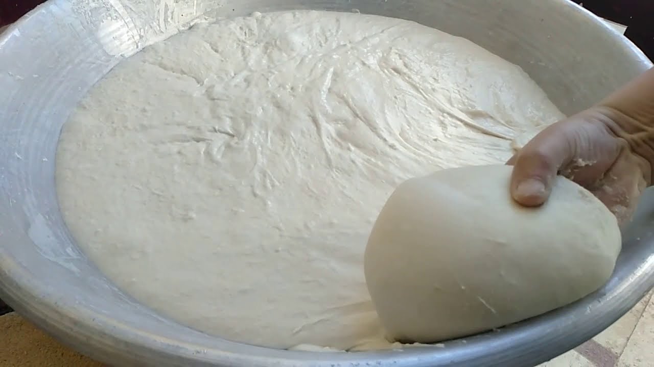 طريقة عمل العيش الشمسي الهش بأسهل الخطوات