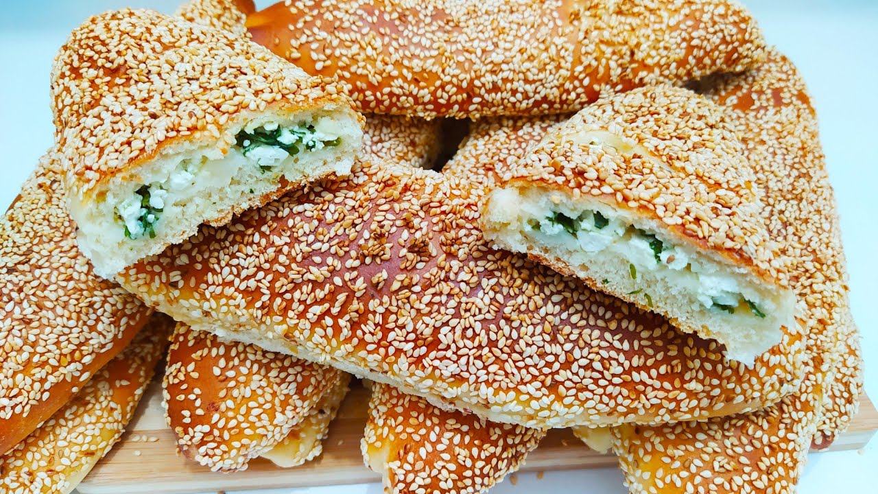 فطائر تركية بالسمسم والجبنة