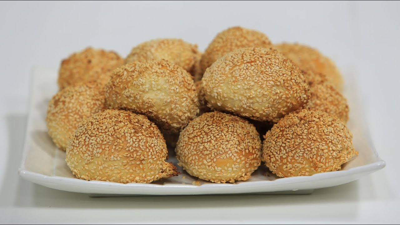 كرات الأرز بالسمسم