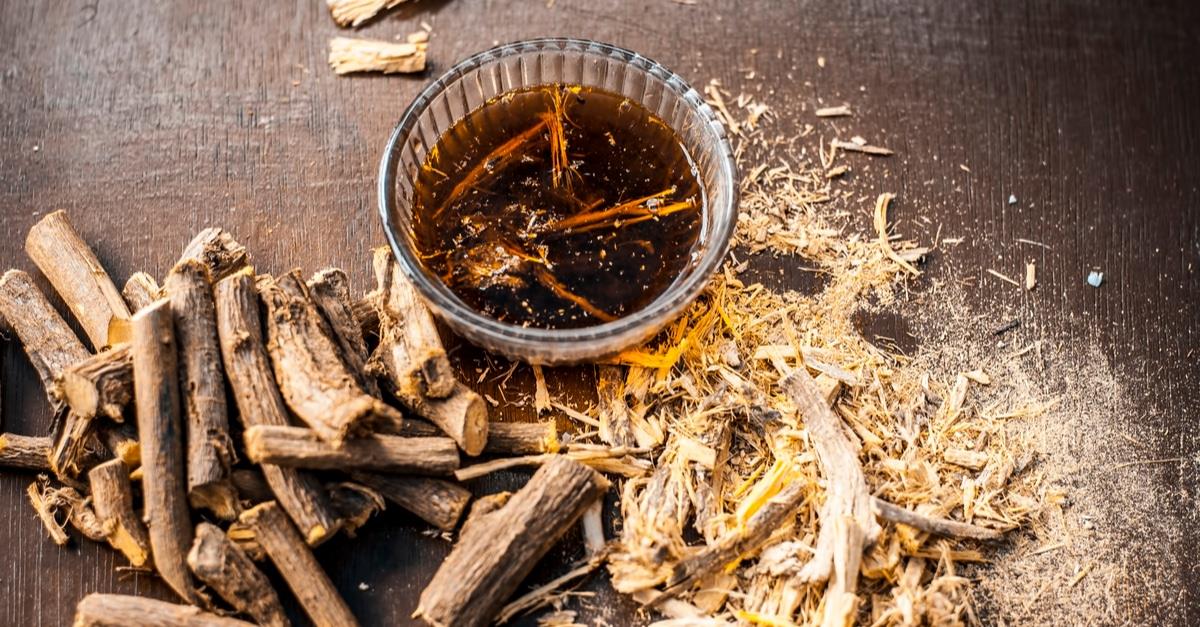 ماسك العرقسوس لتفتيح البشرة