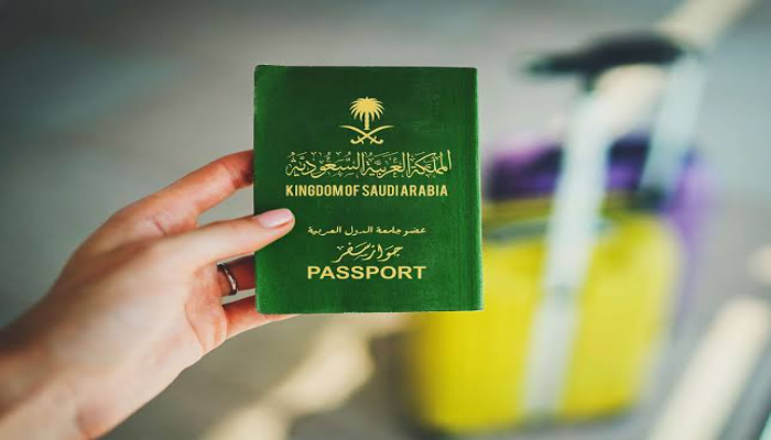 هل يمكن تحويل الزيارة العائلية إلى إقامة دائمة؟
