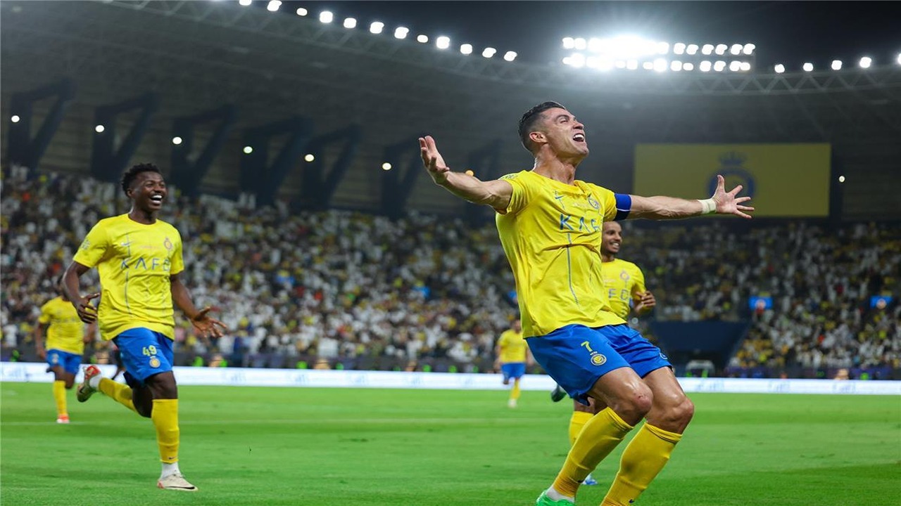 القنوات الناقلة لمباراة الهلال والنصر 