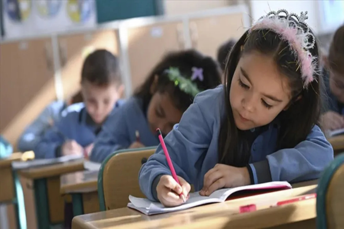 تقويم العام الدراسي الجديد 2025 بالجزائر