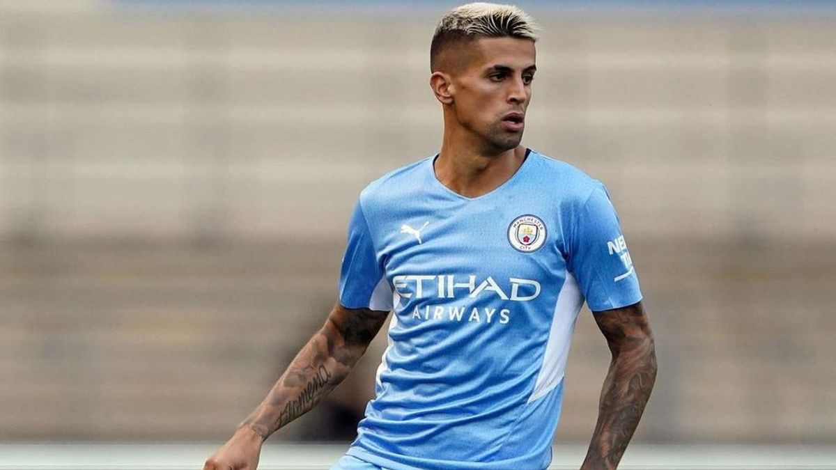 كانسيلو يقترب من الهلال السعودي لتعويض احتمالية رحيل سعود عبدالحميد