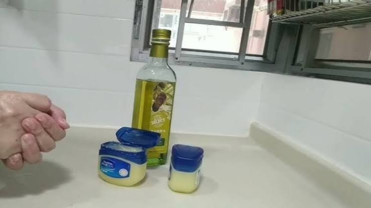 ماسك الفازلين وزيت الزيتون
