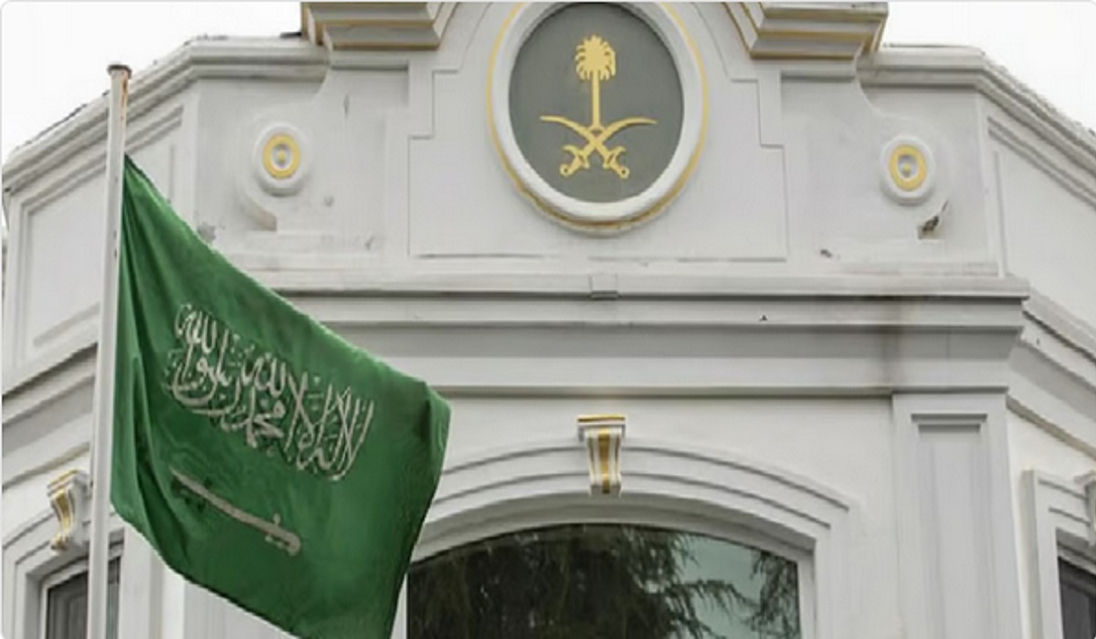 السفارة السعودية تُحذر مواطنيها في الولايات المتحدة الأمريكية من إعصار ديبي