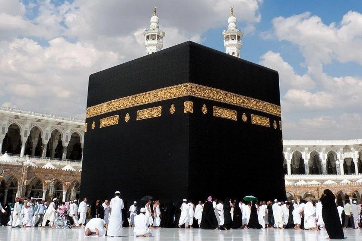 رسميًا.. فتح باب التسجيل لوكالات السياحة في الجزائر لتنظيم الحج لموسم 1446هـ/2025م