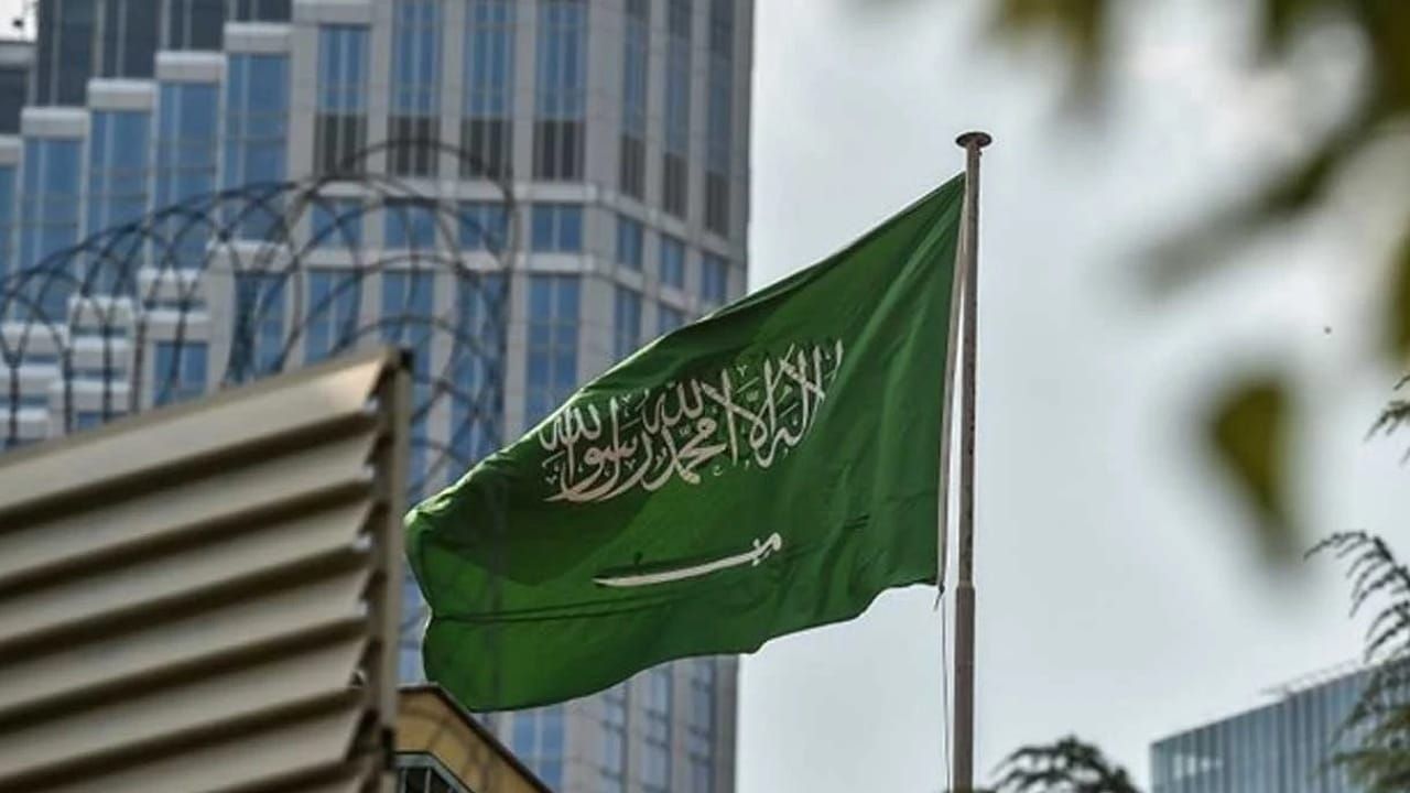 حقيقة تعديل العطلة الأسبوعية ثلاثة أيام بأمر ملكي