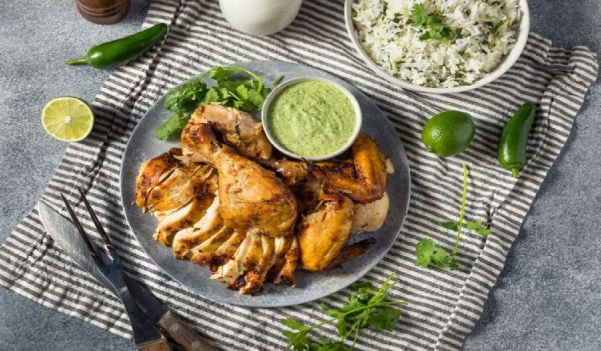 دجاج بصلصة الأفوكادو