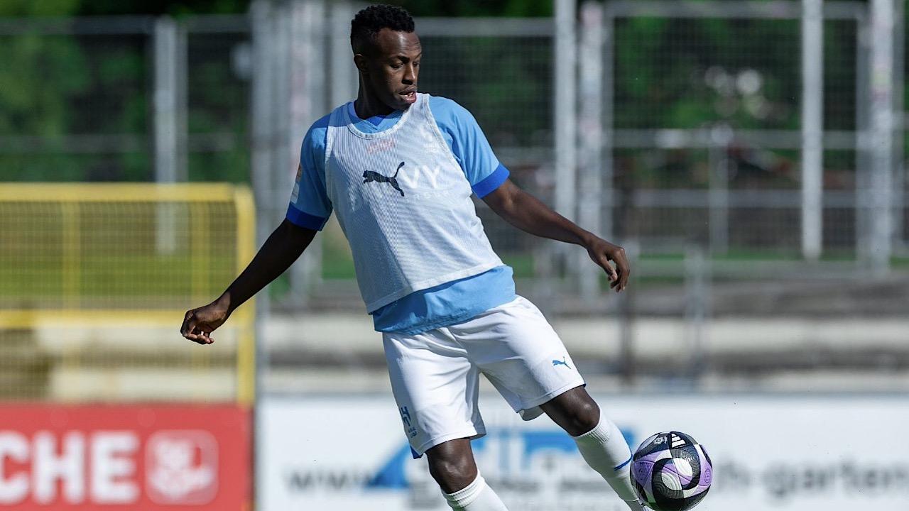 سعود عبد الحميد لاعب الهلال السعودي
