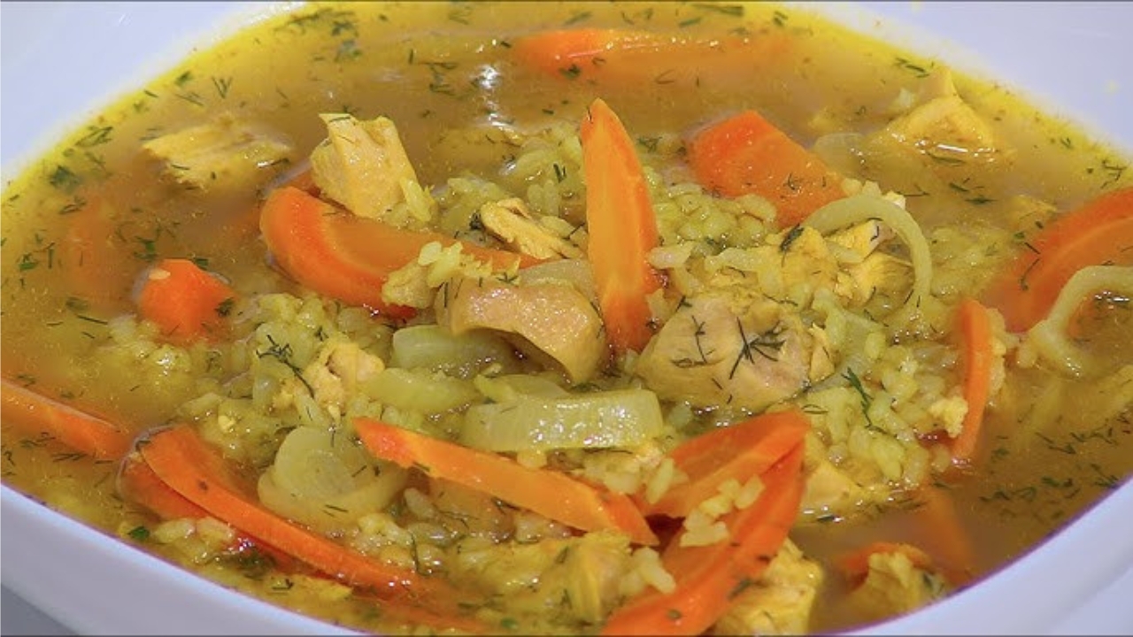 شوربة الأرز والدجاج بالكاري