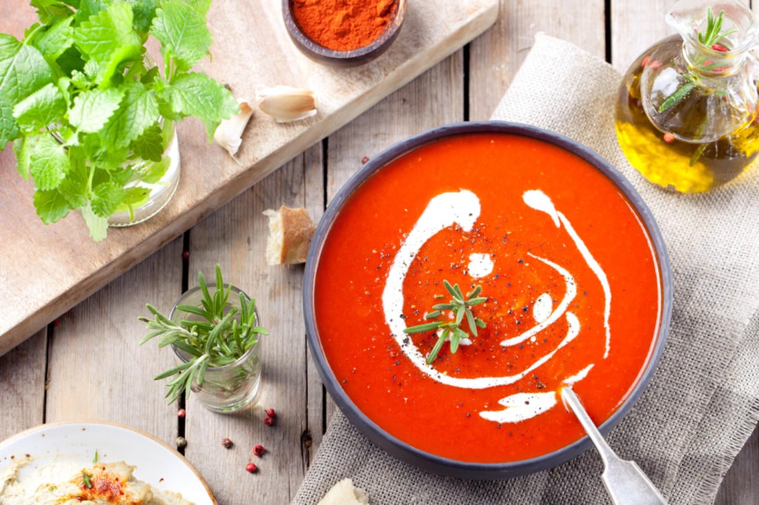 طريقة عمل شوربة الطماطم الإسبانية