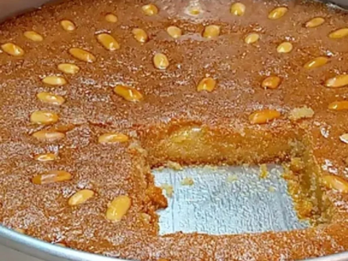 بطعم زي العسل.. طريقة عمل البسبوسة بالسميد بالخطوات والصور