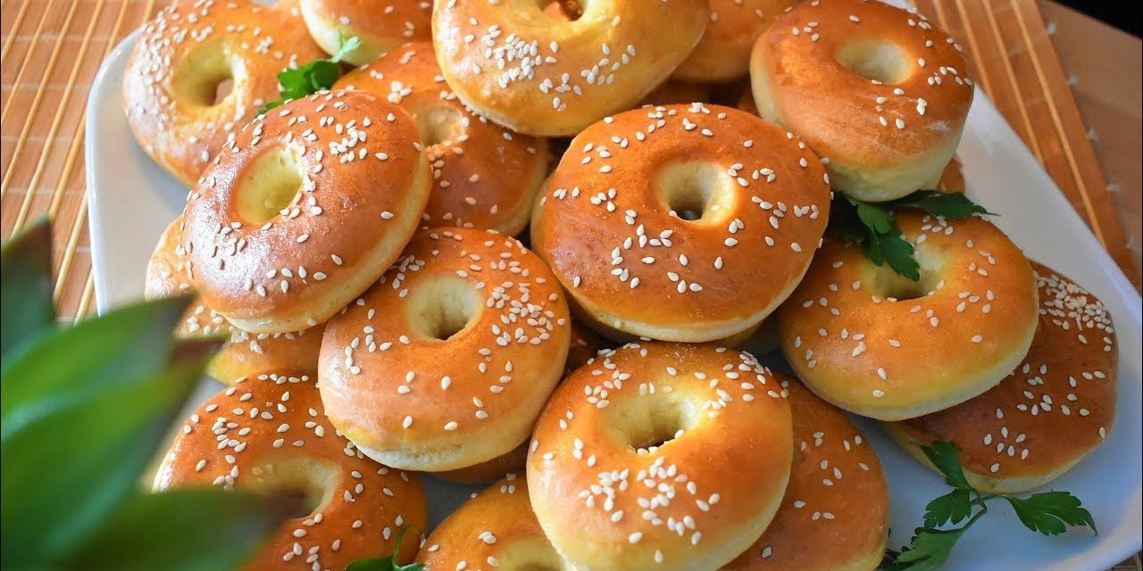 طريقة عمل خبز الإفطار السريع بخطوات سهلة وسريعة وأحلى من الأفران