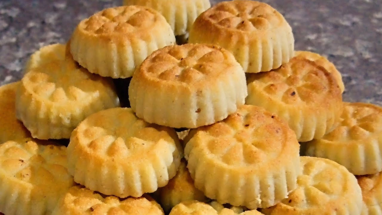 طريقة عمل معمول التمر الناعم طعمه لذيذ وقوامه ناعم أحلى من الجاهز