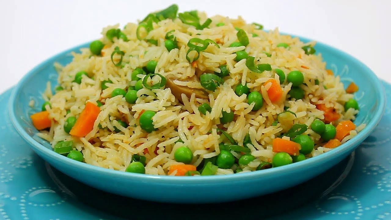 طريقة عمل وجبة الأرز بالخضراوات اللذيذة بخطوات سهلة وسريعة