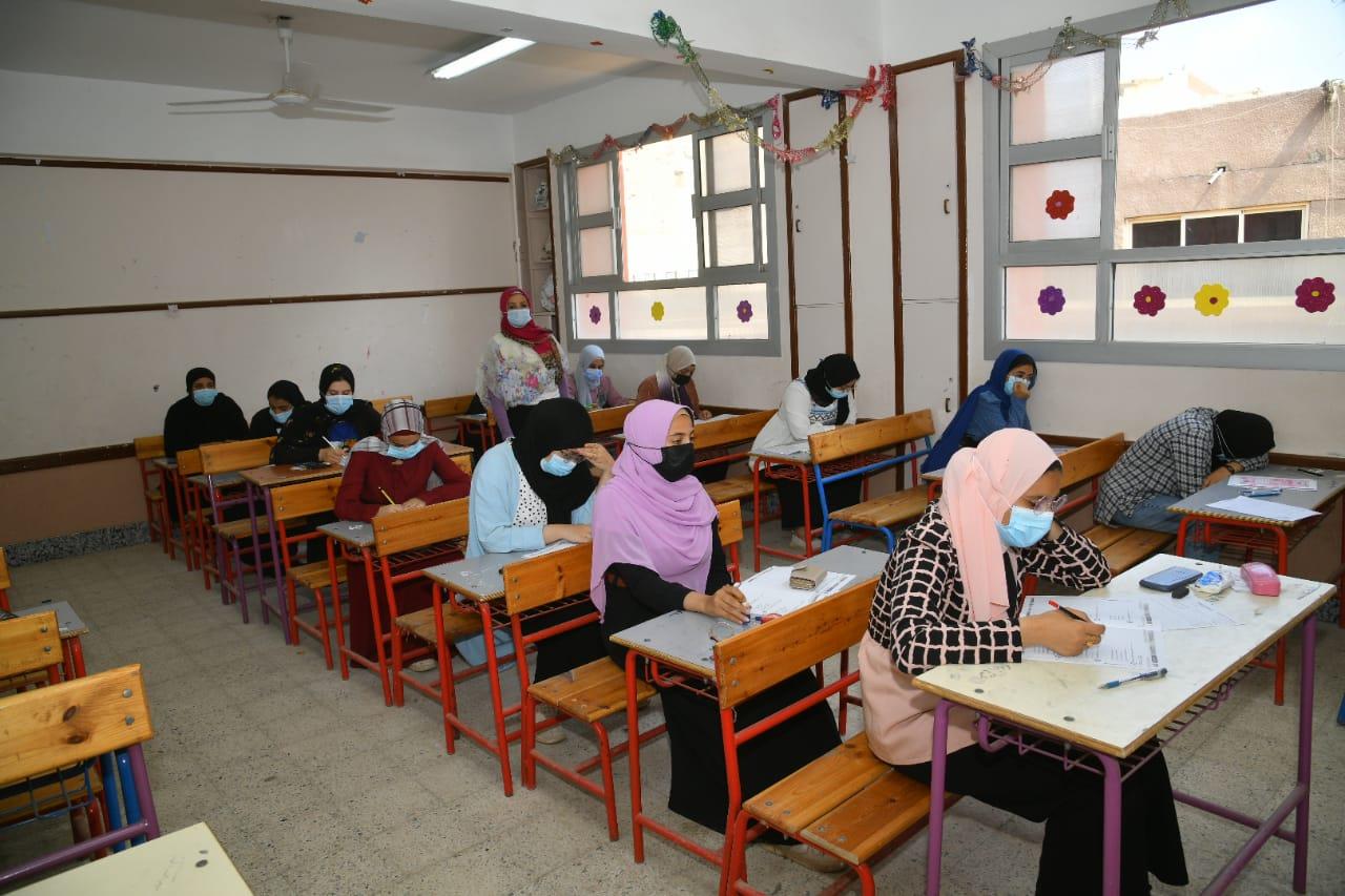 طلبه فى الامتحانات 1