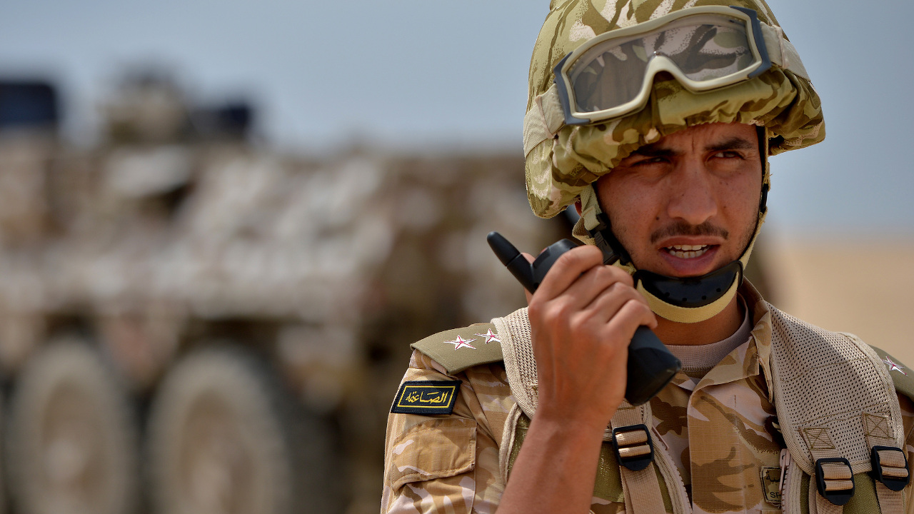 سلم الرواتب العسكريين الجديد 1446 للجنود والضباط مع البدلات