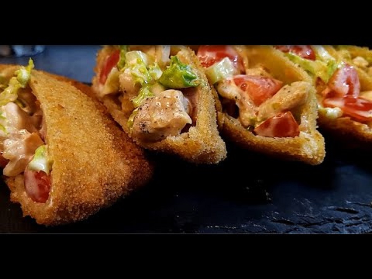 للمغتربين والكسلانين حضري ساندوتشات الطاسة السريعة بحشوات لذيذة وشهية