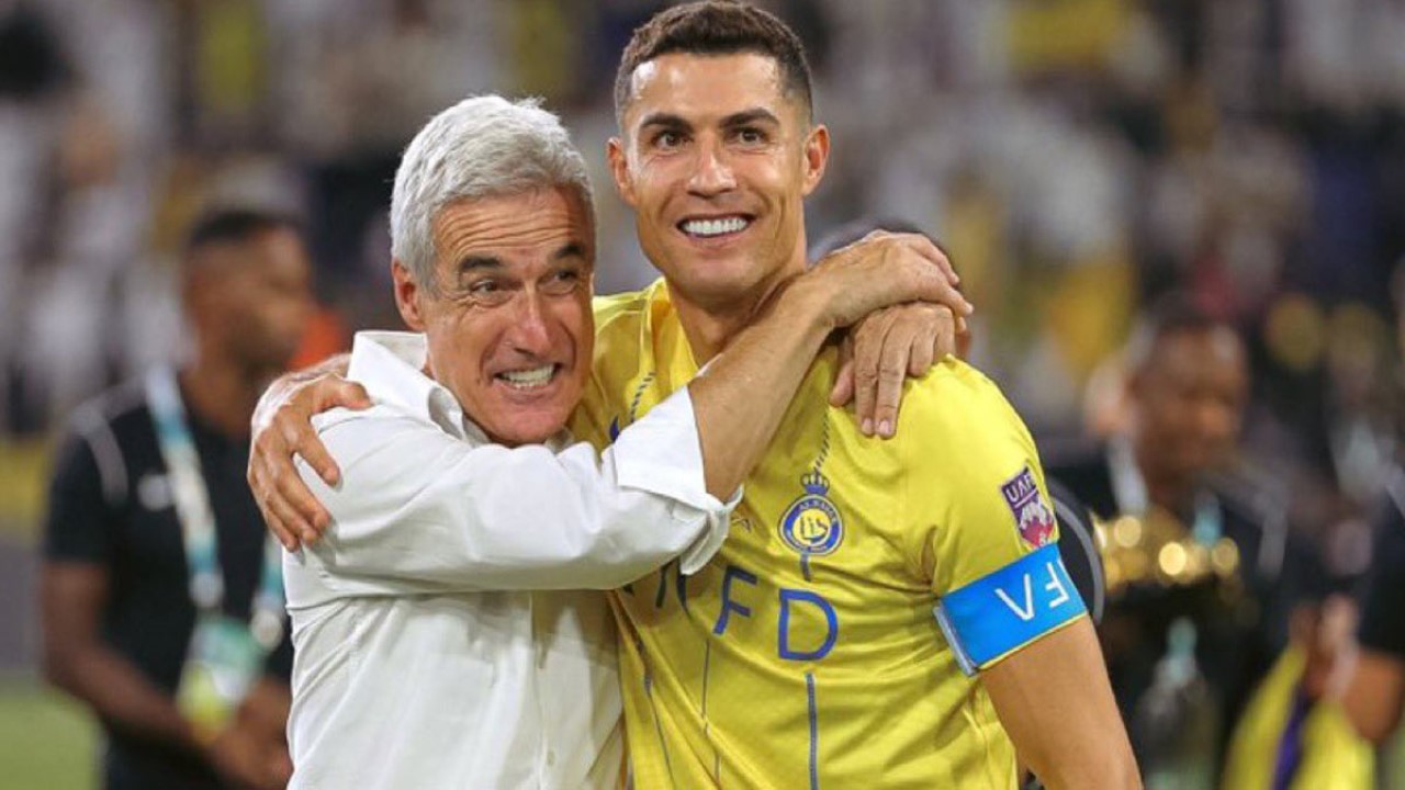 المدير الفني للنصر لويس كاسترو