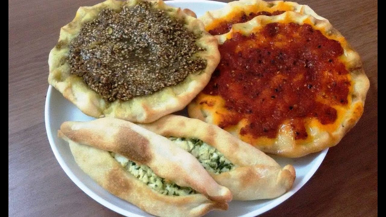مكونات مناقيش الزيت والزعتر