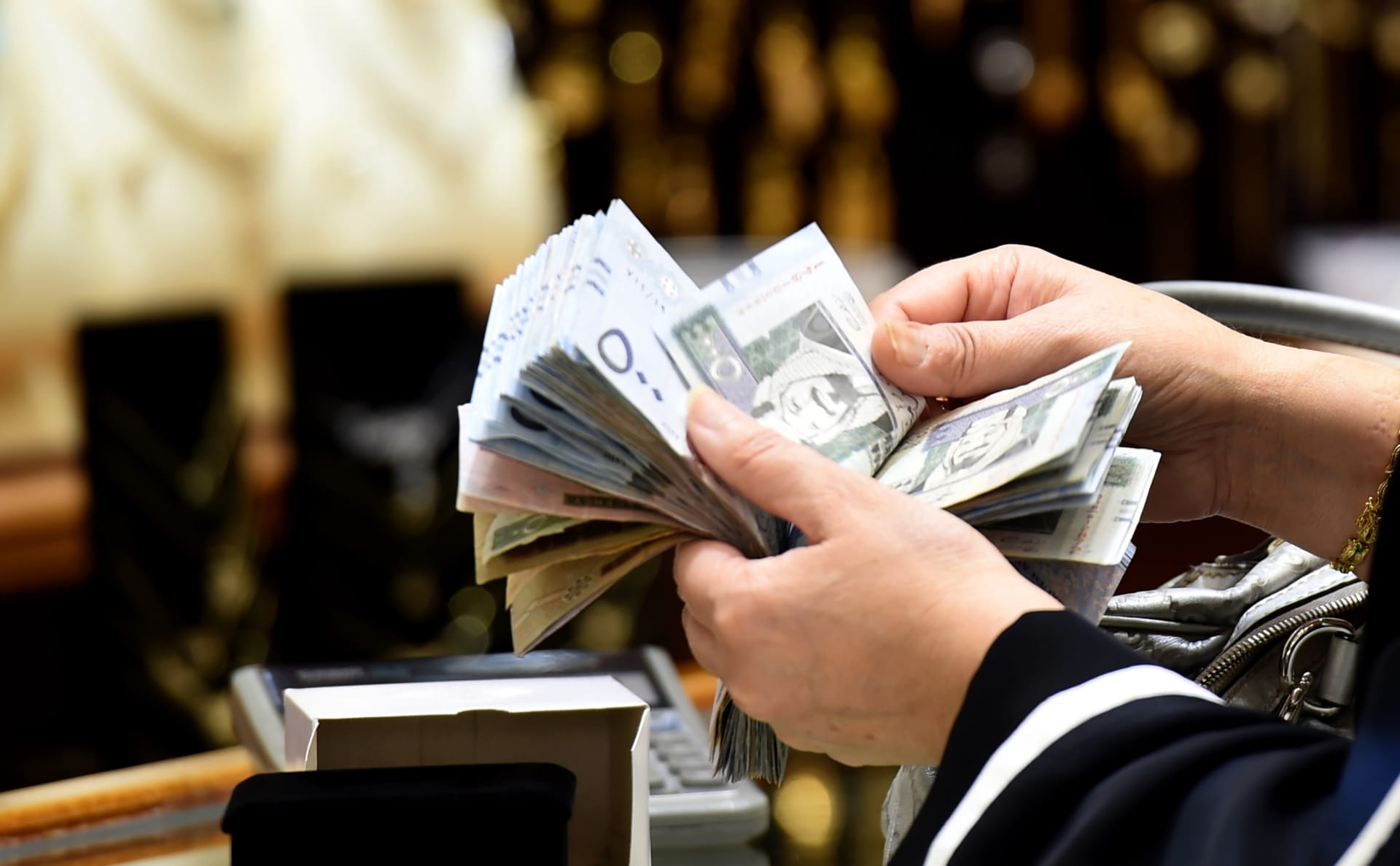 هل تُقبل إضافة التابعين الأقل من سنة إلى حساب المواطن؟