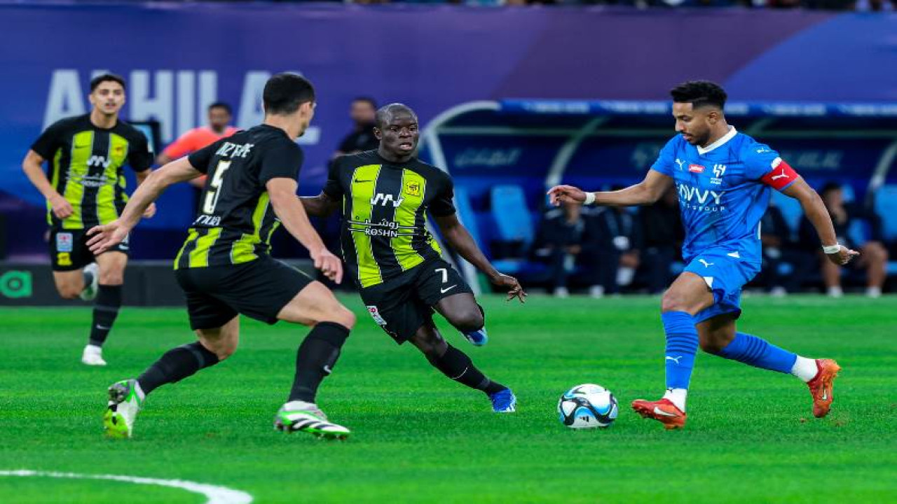 المريسل يهز الشارع الرياضي قبل كلاسيكو الهلال والاتحاد