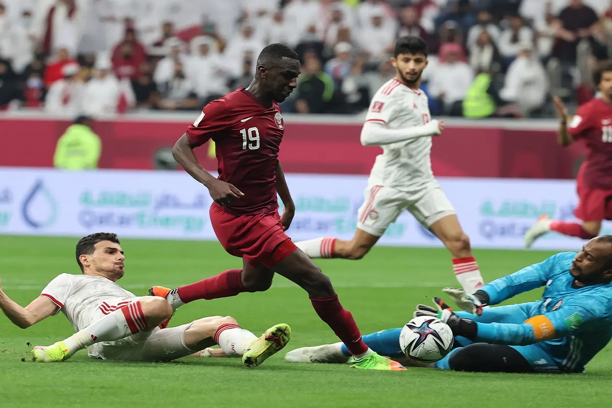 التشكيل الرسمي لمنتخب قطر ضد قرجيكستان في تصفيات كأس العالم 2026
