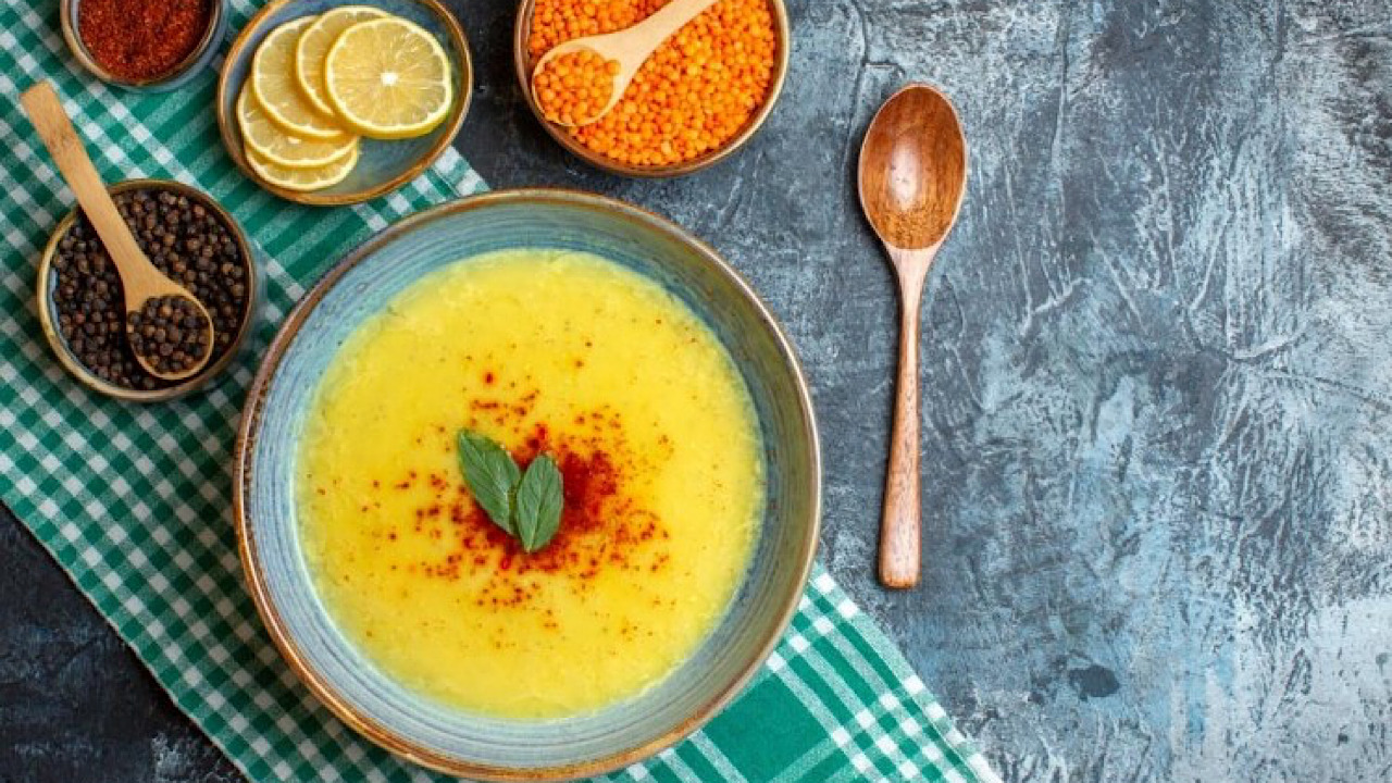 طريقة عمل شوربة العدس الأصفر