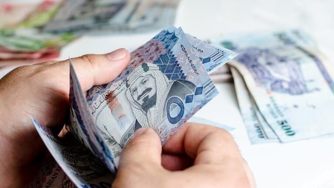 تبكير موعد صرف رواتب الموظفين