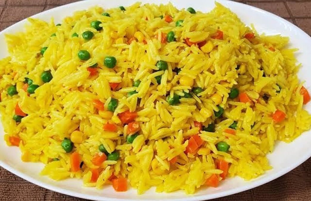 الأرز بالخضار والكاري