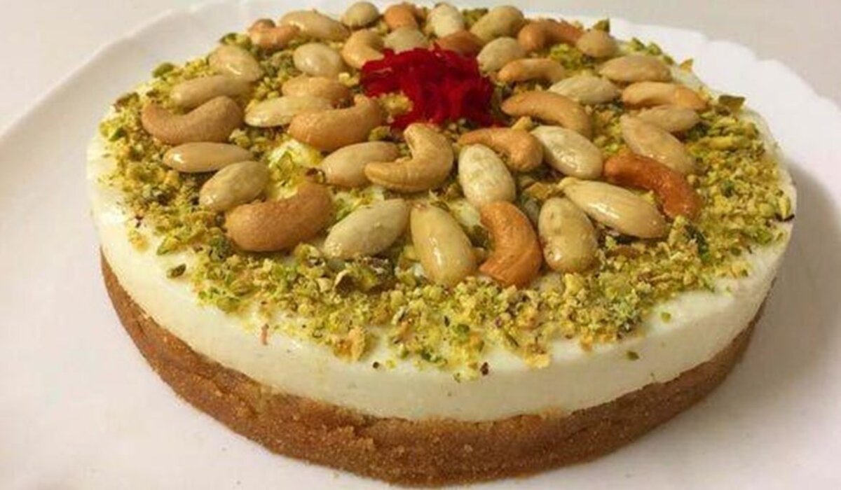 طريقة عمل المدلوقة بالسميد
