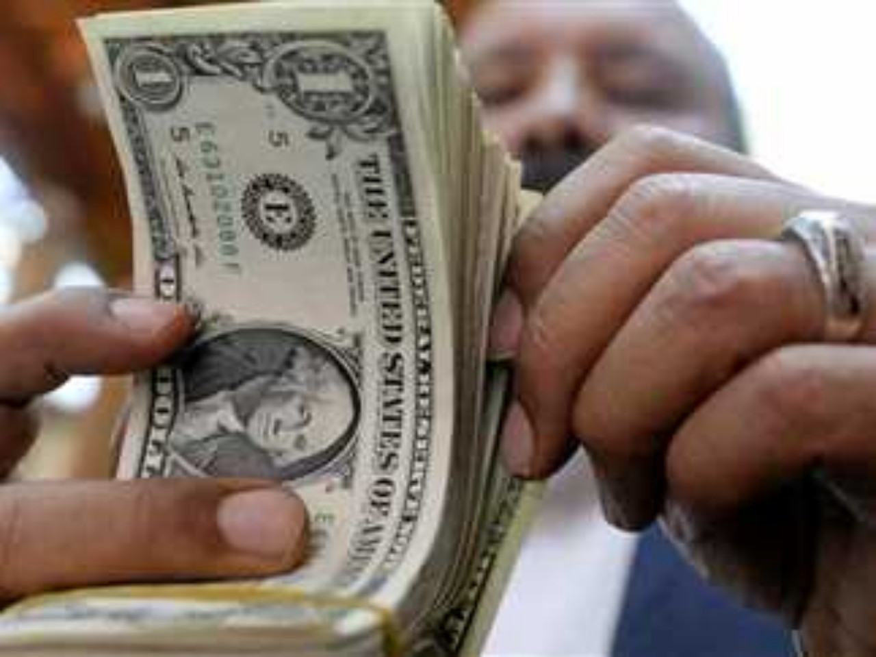 سعر الدولار اليوم