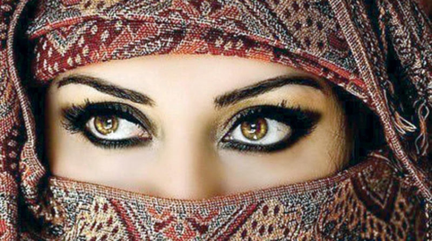 وفري فلوسك.. كيفية صنع كحل العين الخاص بك في المنزل بكل سهولة