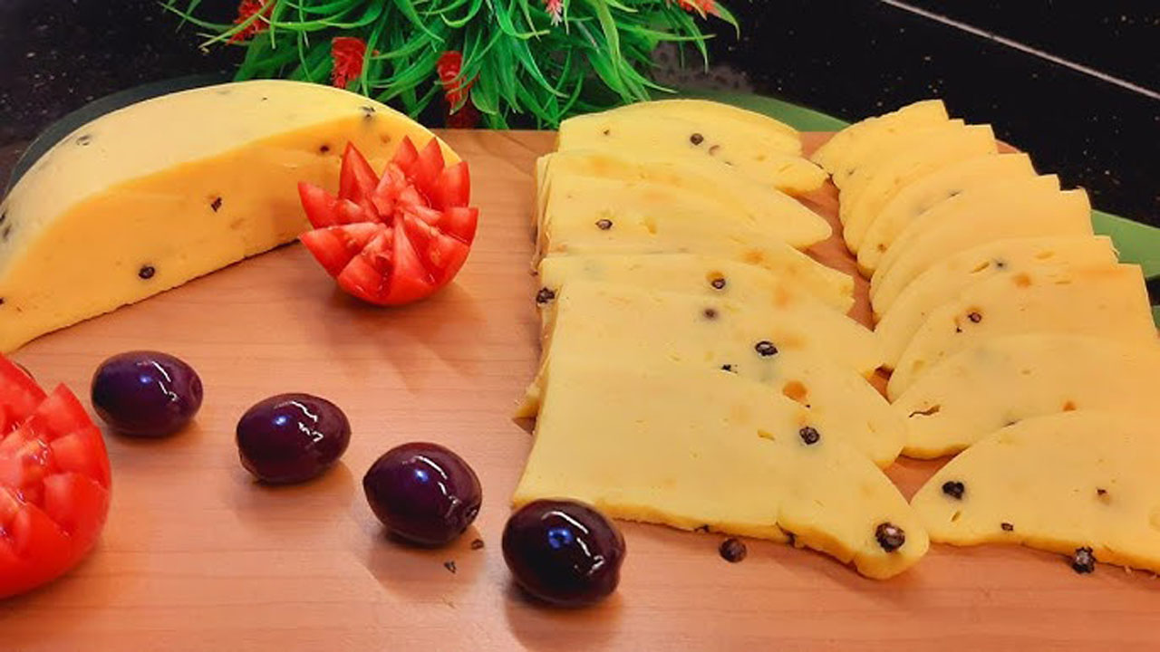 طريقة عمل الجبنة الرومى