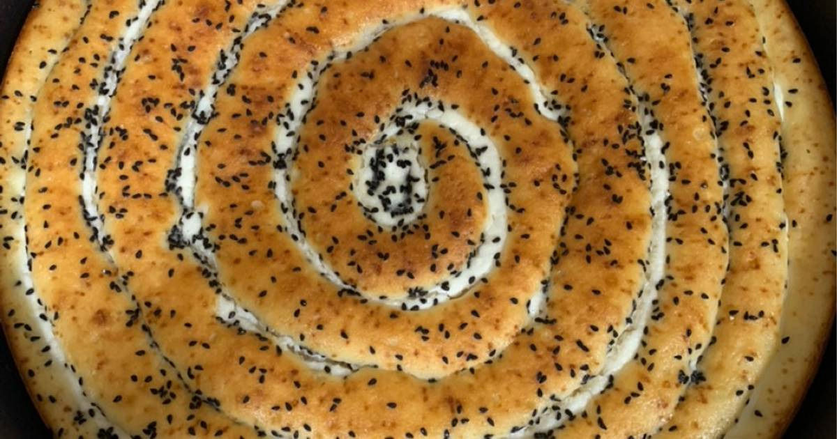 طريقة عمل فطيرة الجبنة الحلزونية اللذيذة بأسهل الخطوات
