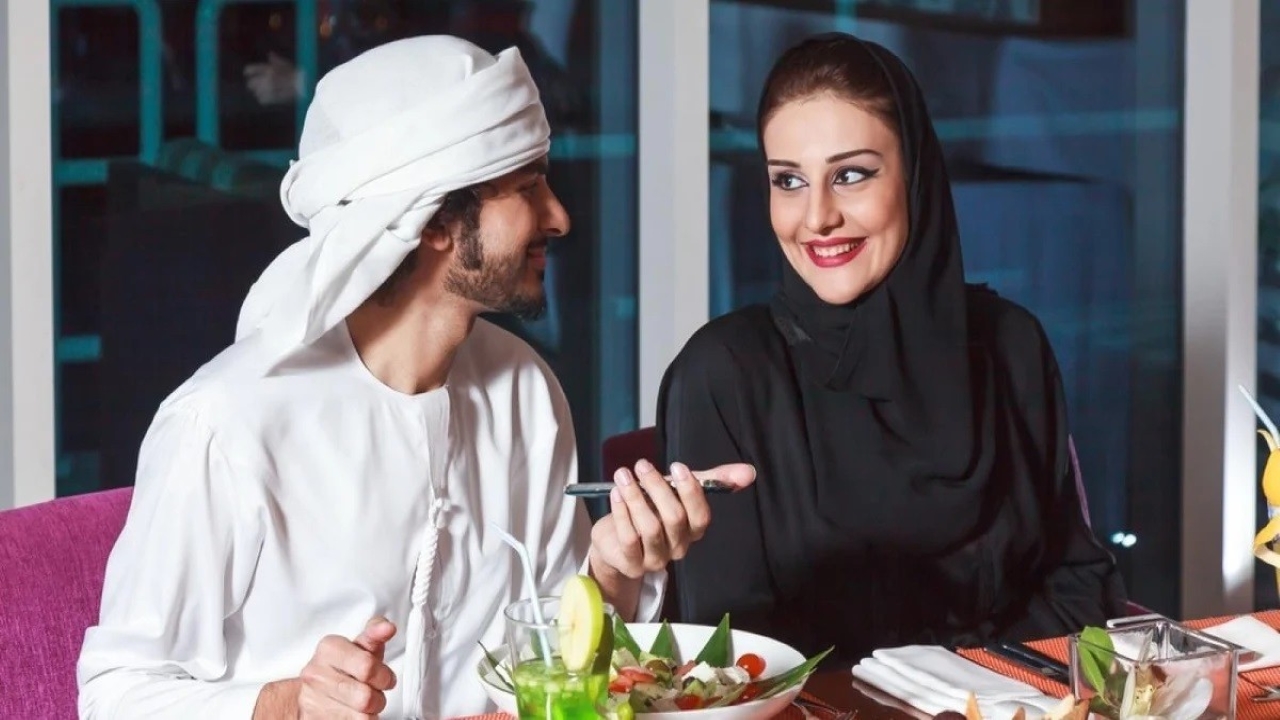 عروض وتخفيضات اليوم الوطني السعودي في المطاعم 1446