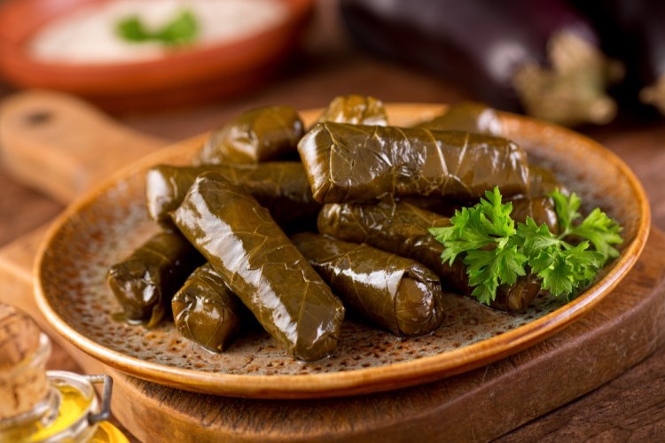 كيفية عمل ورق العنب بمكونات اقتصادية