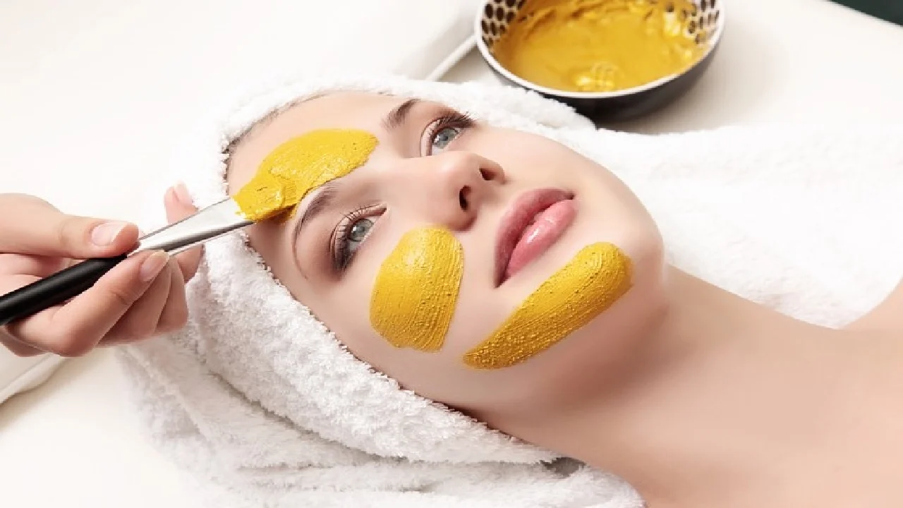 ماسك الوجه بالكركم والزبادي