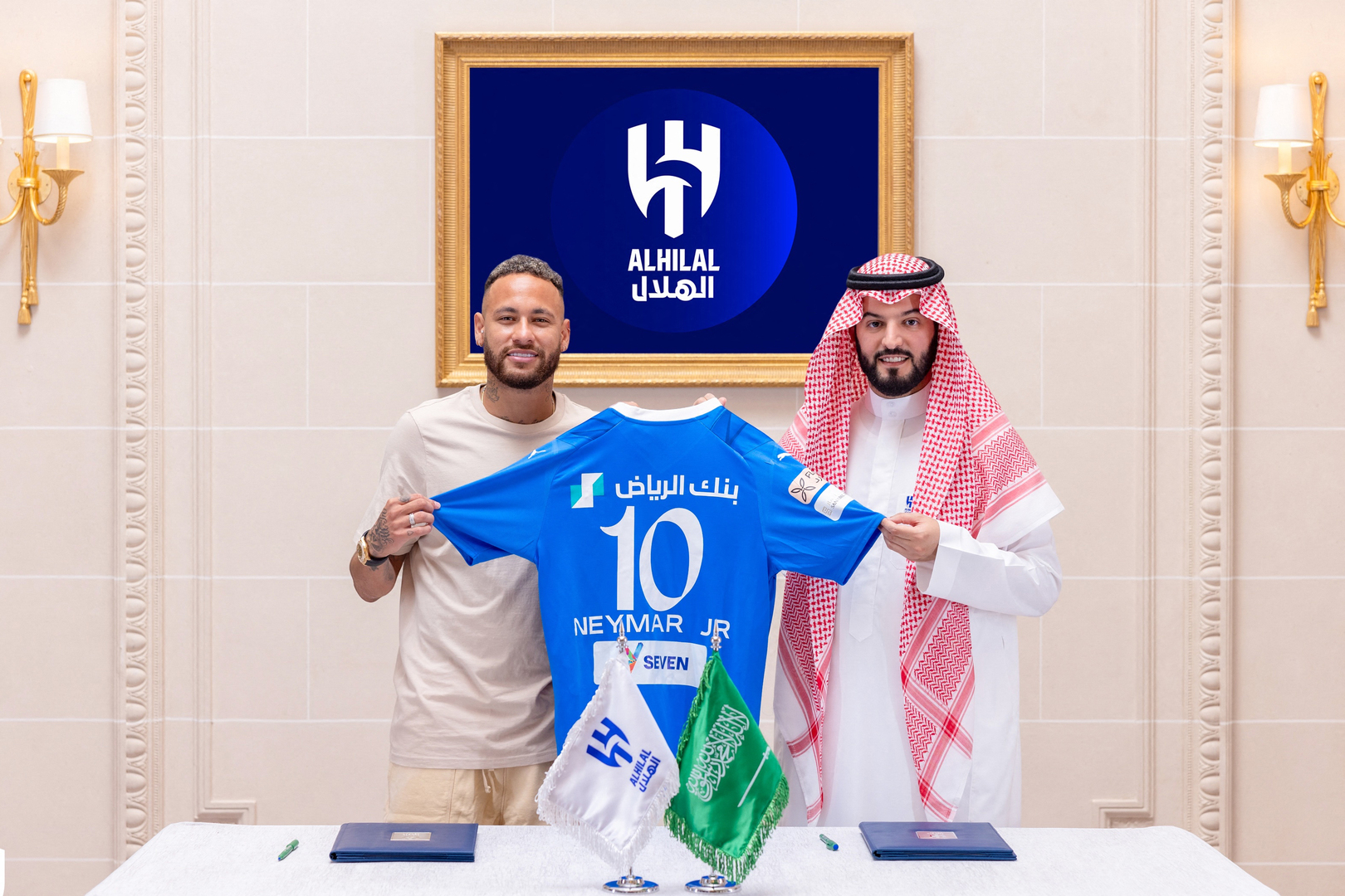 رئيس نادي الهلال السعودي يحسم الجدل في أزمة تسجيل نيمار.. وحقيقة رحيله عن الفريق