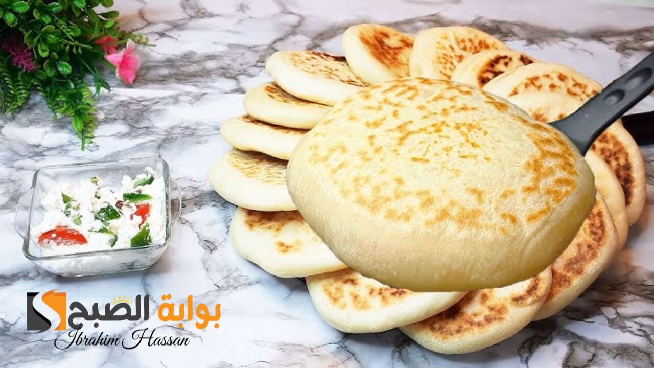 وفري فى عمل السندوتشات.. طريقة عمل عيش الزبادي الصحي للمدارس هشه وطريه