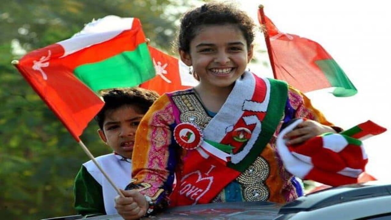 إجازة مدفوعة الأجر لجميع الموظفين بعُمان