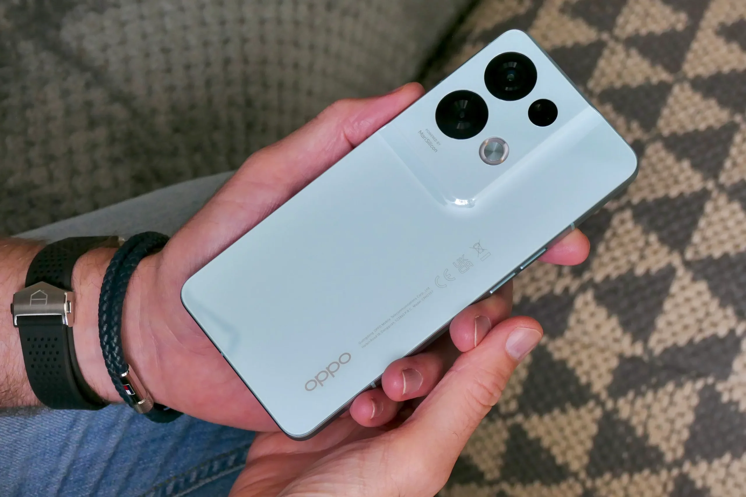 وحش السيلفي من أوبو Oppo Reno 8 Pro.. هاتف أنيق مثالي السعر والمواصفات