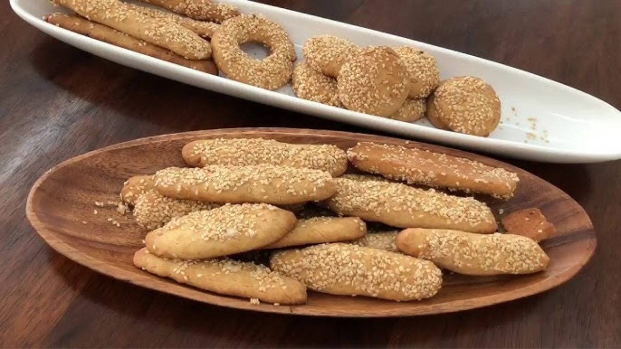 كعك الأفران المالح بالسمسم