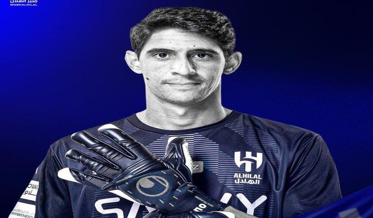 المغربي ياسين بونو خارج قائمة الهلال المغادرة إلى الإمارات للقاء العين في دوري أبطال آسيا
