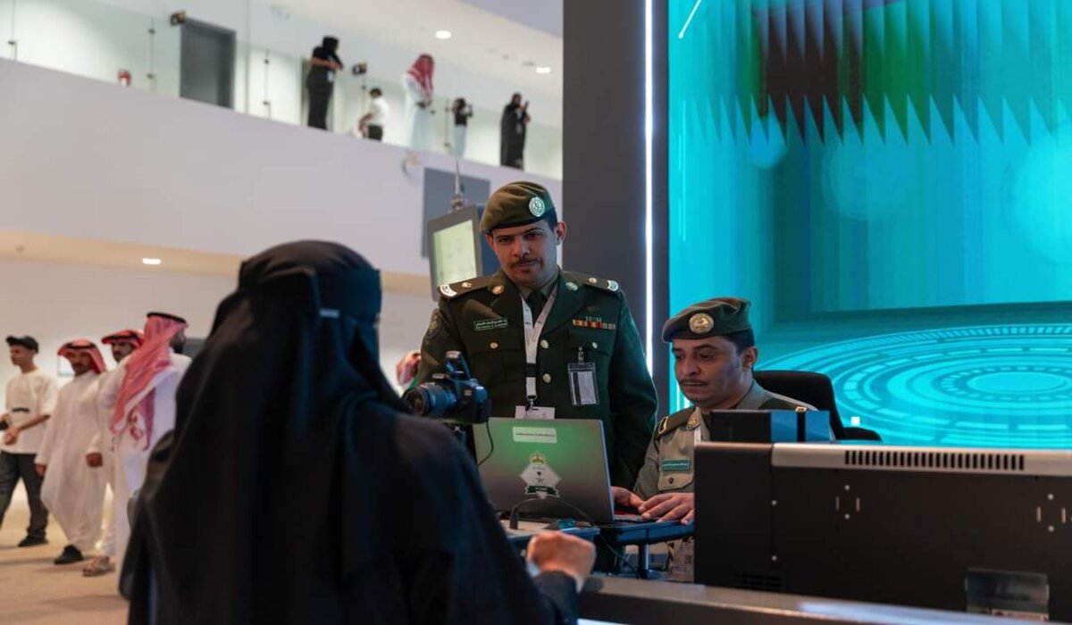 الجوازات السعودية تتيح خدمة الاستعلام عن صلاحية تأشيرة الخروج والعودة عبر أبشر