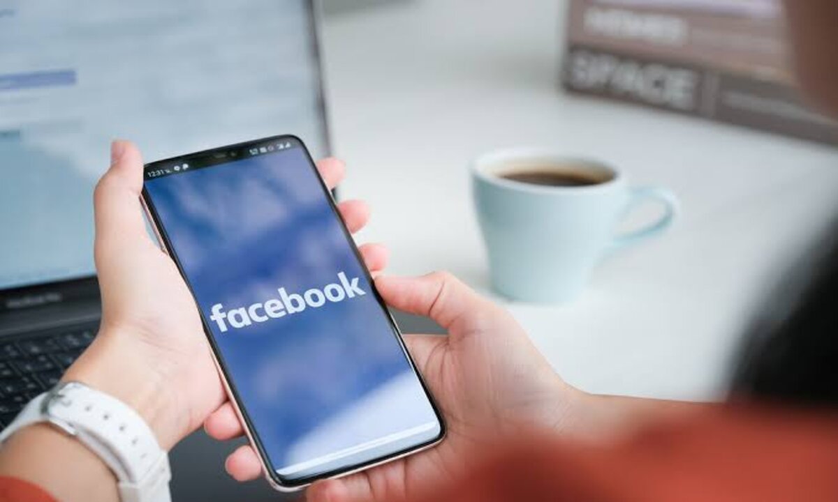 ظهور إعلانات المنتجات على وسائل التواصل الاجتماعي بمجرد التفكير في شرائها