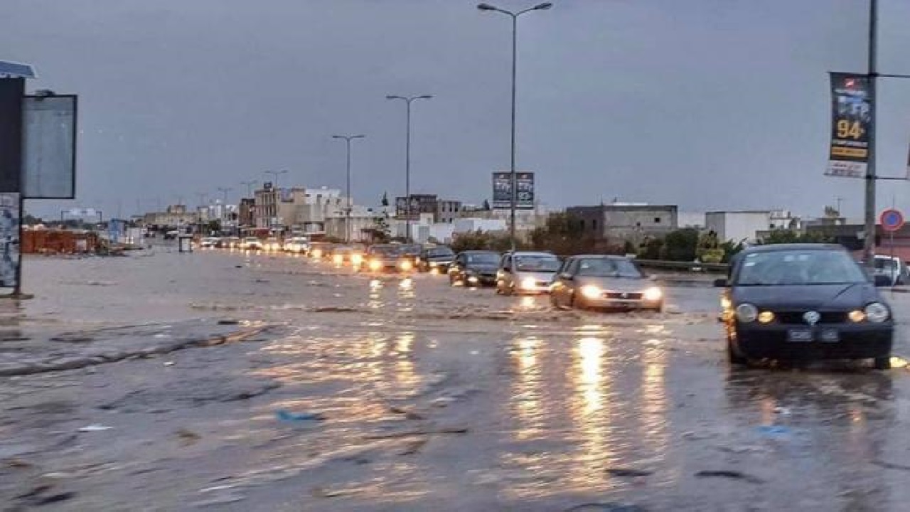 تعليق الدراسة بتونس